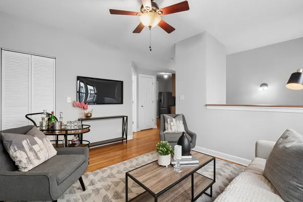 $295,000 | 4638 North Albany Avenue, Unit 1E, Chicago, IL 60625