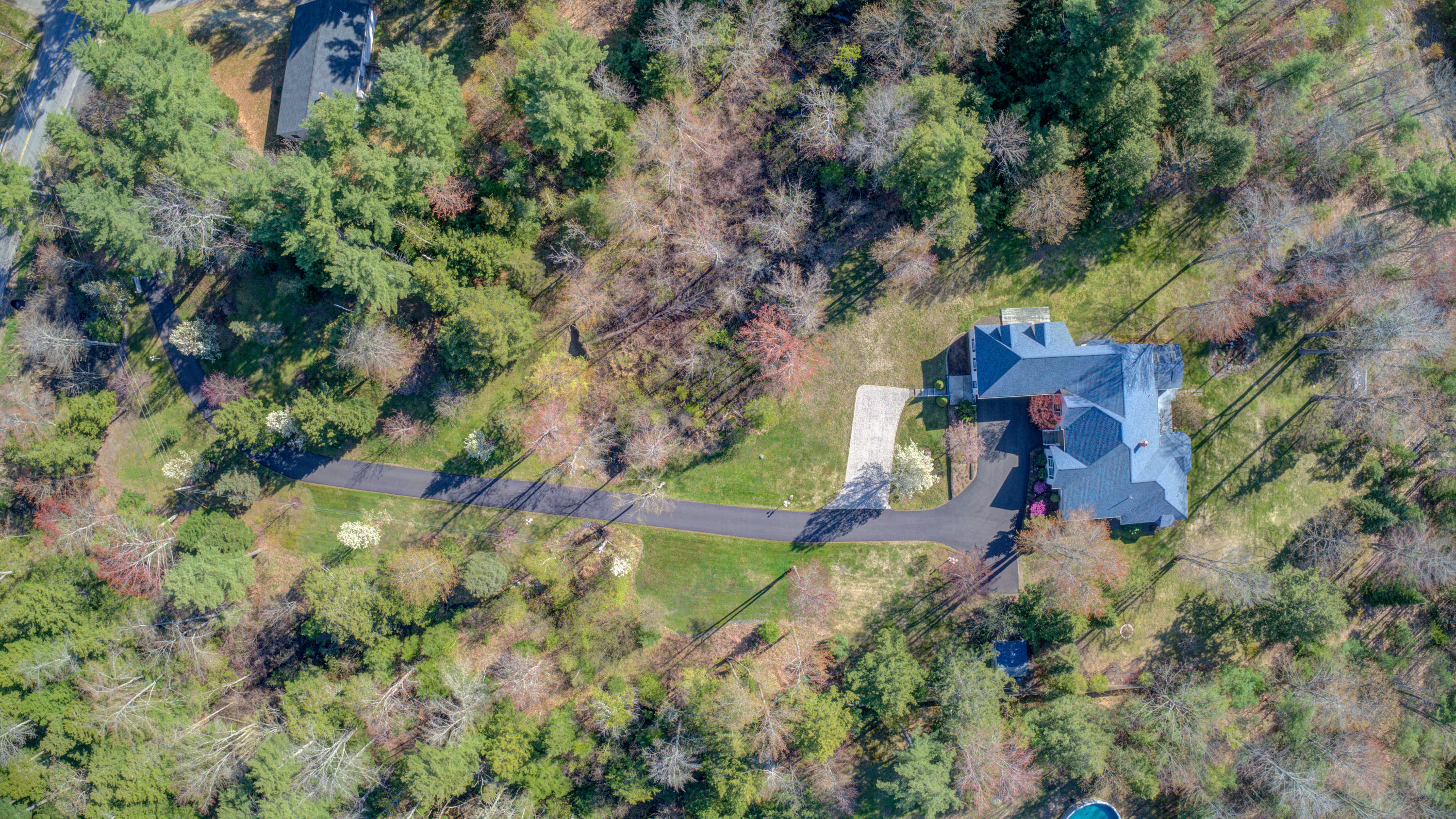 21 Holmes Road Saco, ME 04072 - Photo 2 of 7 Pic#-11