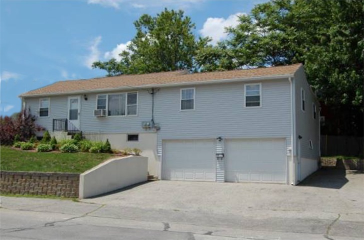 330 Calef Road Manchester, NH 03103 - Photo 1 of 14