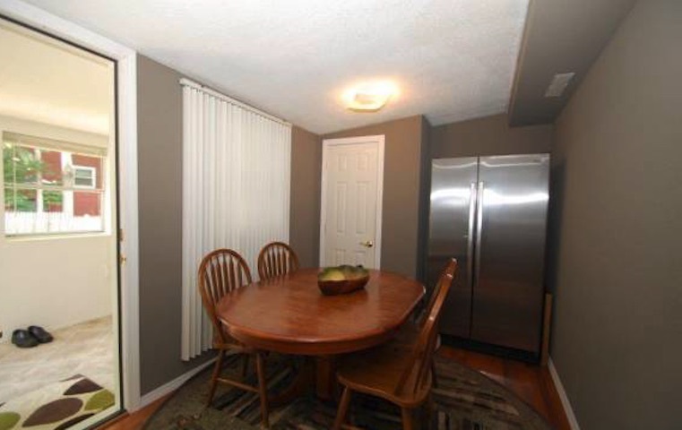 330 Calef Road Manchester, NH 03103 - Photo 4 of 14