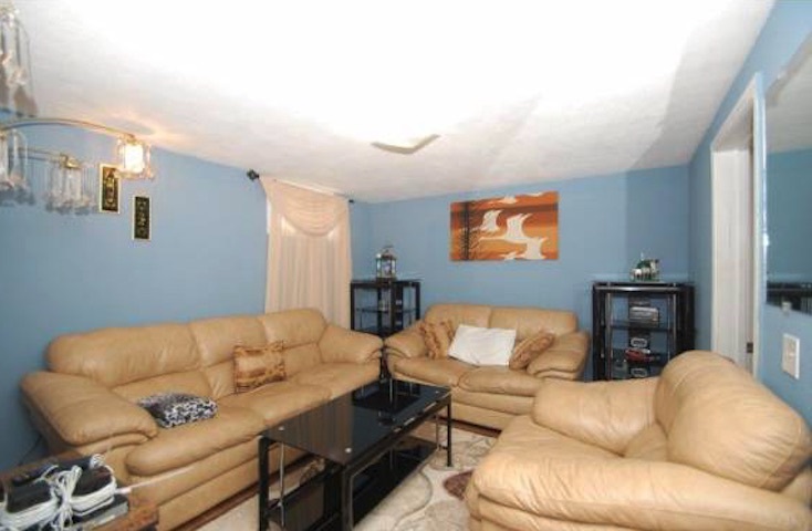 330 Calef Road Manchester, NH 03103 - Photo 10 of 14