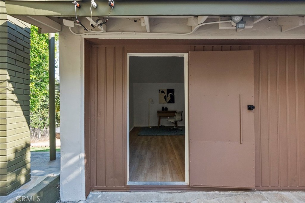 3812 Roderick Road Los Angeles, CA 90065 - Photo 38 of 45 Garage studio