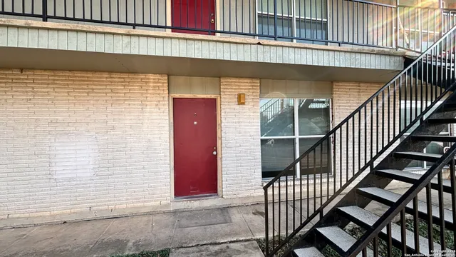 $845 | 5602 Bienville, Unit C2, San Antonio, TX 78233