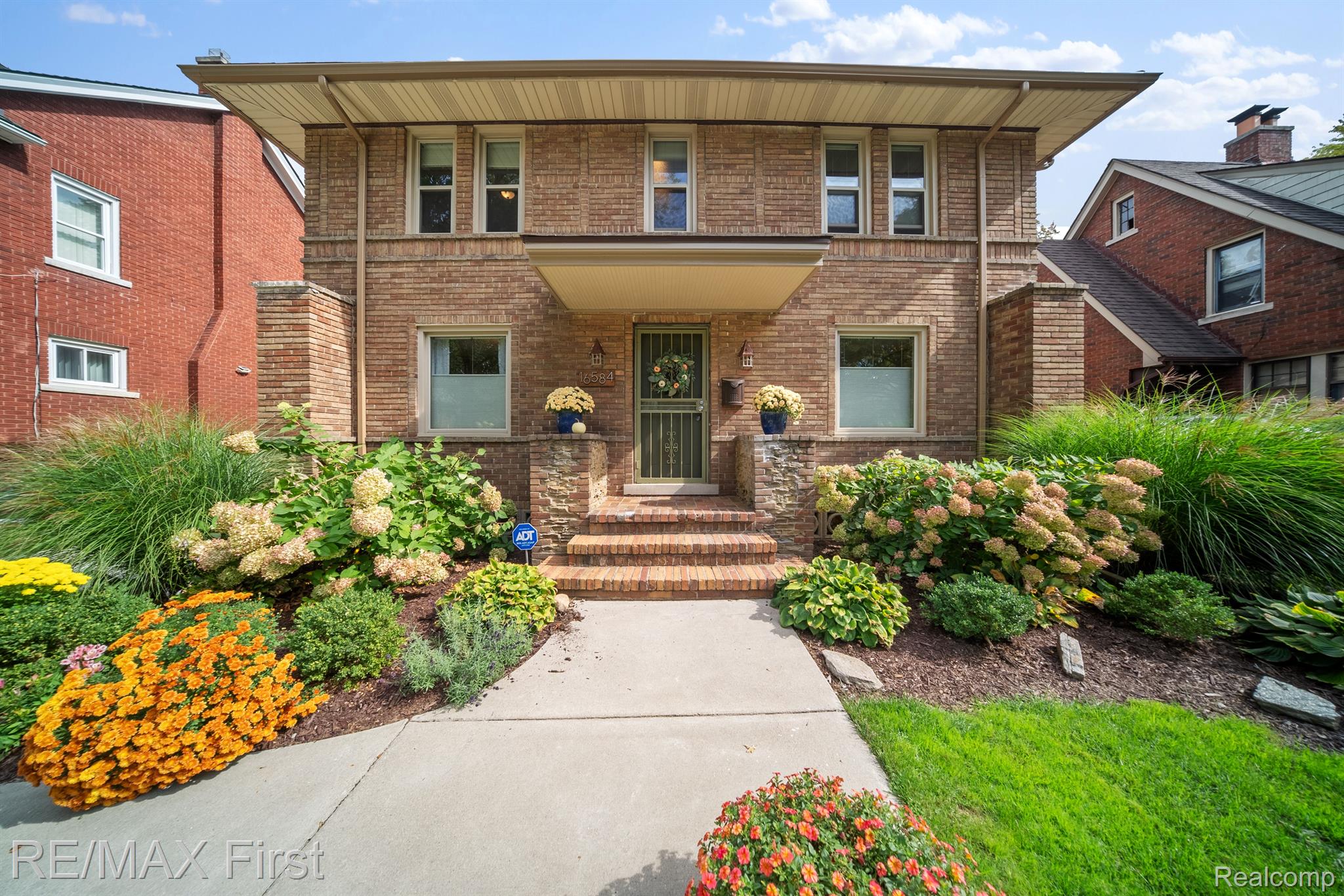 16584 Huntington Road Detroit, MI 48219 - Photo 4 of 39 Gallery Image 4