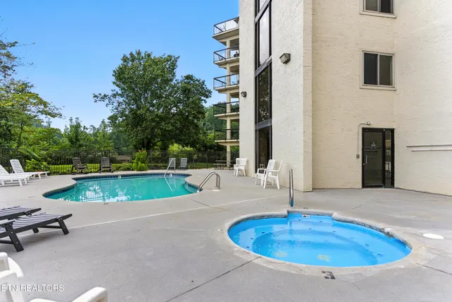 $320,000 | 102 Baskins Creek Bypass, Unit 207, Gatlinburg, TN 37738