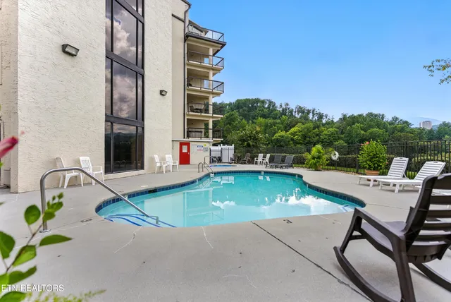$320,000 | 102 Baskins Creek Bypass, Unit 207, Gatlinburg, TN 37738