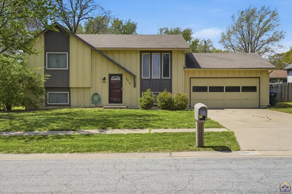 $248,000 | 2819 Southwest Engler Court, Topeka, KS 66614