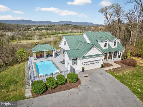 $1,599,999 | 400 Deer Run Circle, Front Royal, VA 22630