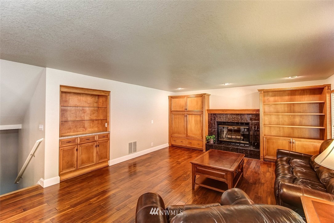 521 225th Place Southeast Bothell, WA 98021 - Photo 7 of 25 Gallery Image 7