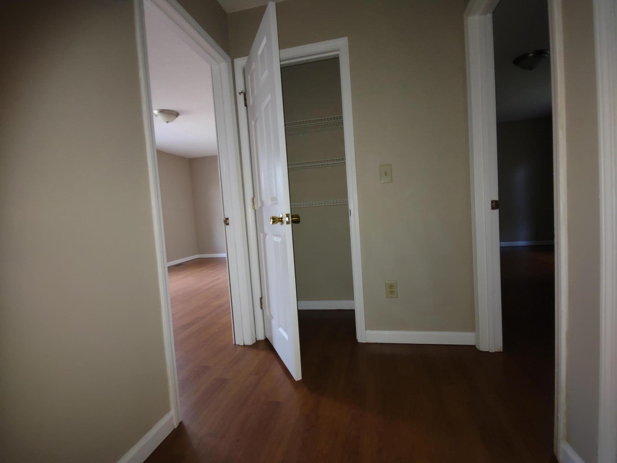 1700 Lone Oak Road, Unit 19 Johnson City, TN 37604 - Photo 8 of 11 Hallway