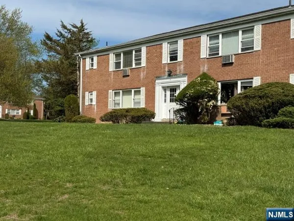 $294,900 | 21 Rolling Ridge Road, Unit D, Montvale, NJ 07645