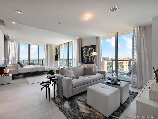$3,400,000 | 330 Sunny Isles Boulevard, Unit LPH1, Sunny Isles Beach, FL 33160