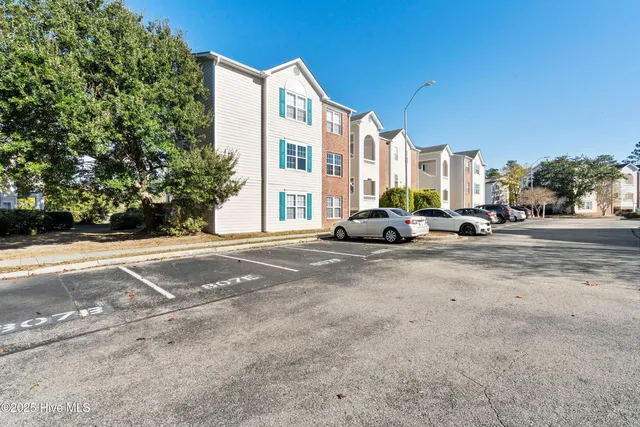 $209,900 | 807 March Court, Unit E, Wilmington, NC 28405