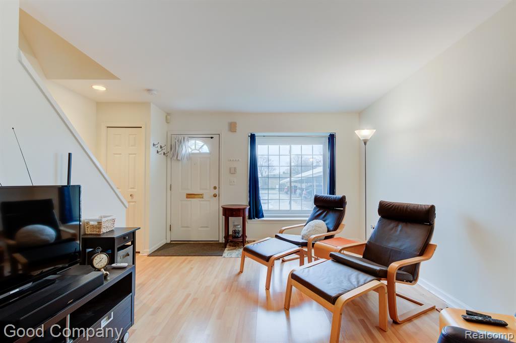 4931 Crooks Road Royal Oak, MI 48073 - Photo 4 of 26