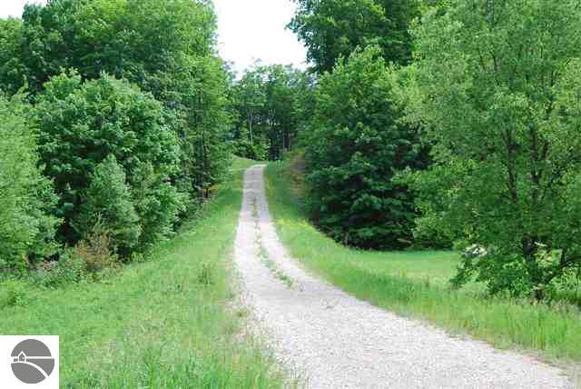 1744 East Darga Road Cedar, MI 49621 - Photo 21 of 25 1725979-20.JPG