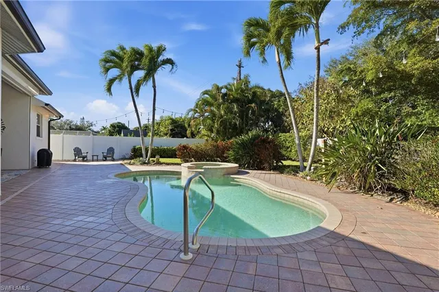 $1,645,000 | 1171 Royal Palm Drive, Naples, FL 34103