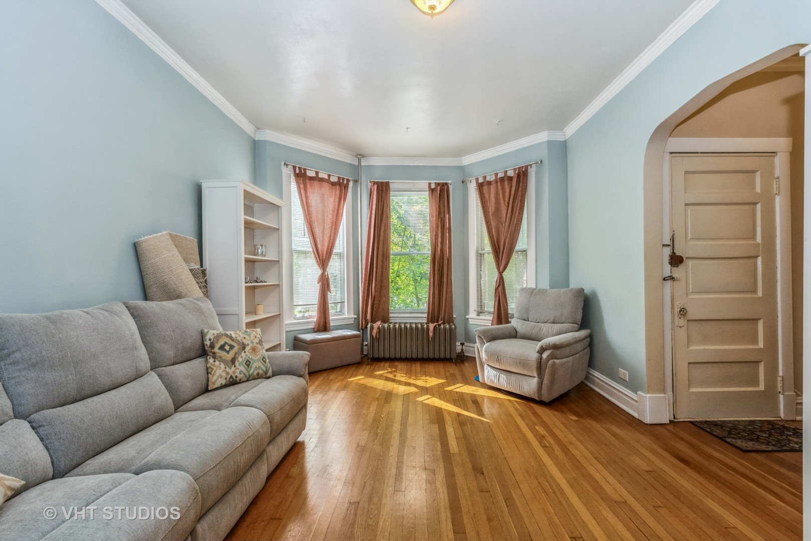 1340 West Rosedale Avenue Chicago, IL 60660 - Photo 3 of 14 Gallery Image 3