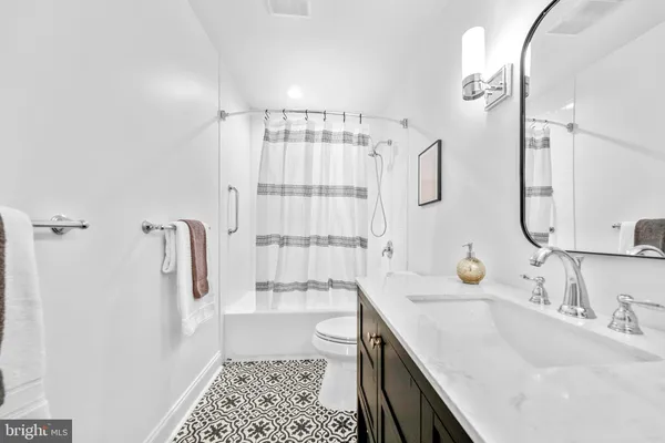 $1,500,000 | 6925 Old Dominion Drive, McLean, VA 22101