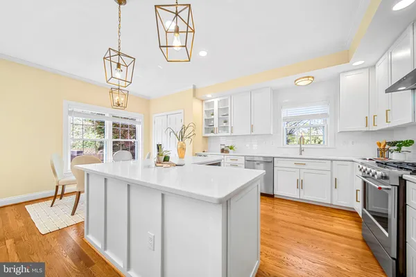 $1,500,000 | 6925 Old Dominion Drive, McLean, VA 22101