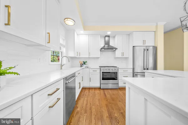 $1,500,000 | 6925 Old Dominion Drive, McLean, VA 22101