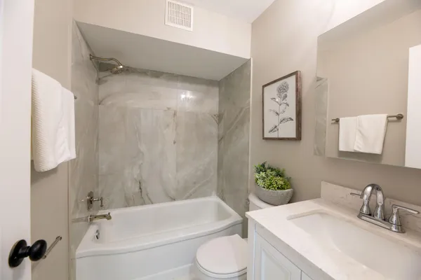 $439,500 | 2679 Oxford Road, Berkley, MI 48072