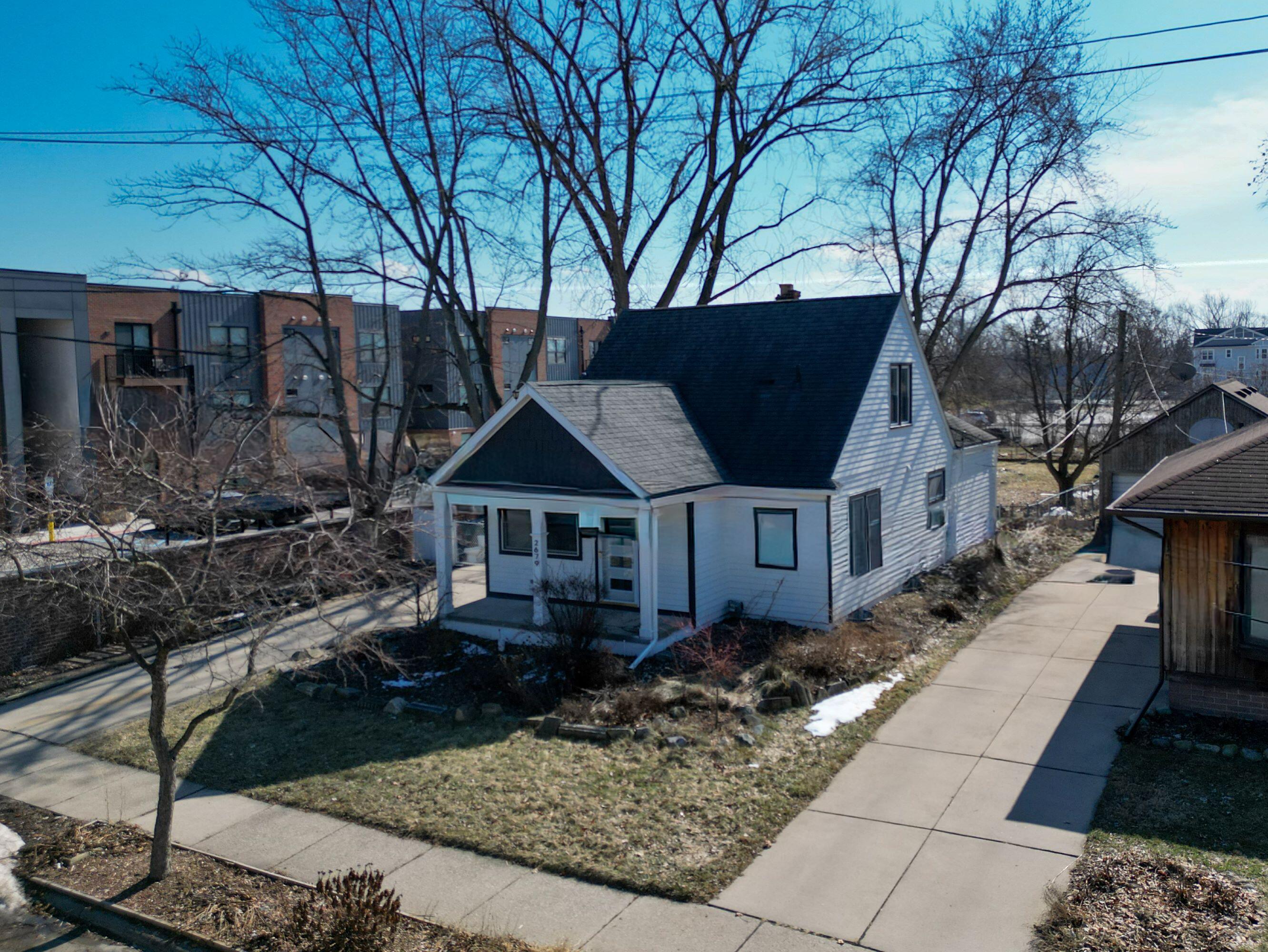 2679 Oxford Road Berkley, MI 48072 - Photo 2 of 26 OxfordEastFrontExterior