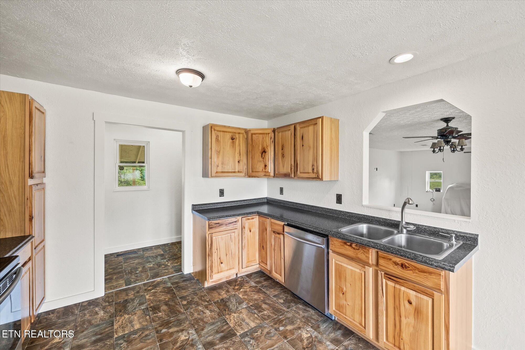 114 Bellview Road, Unit 5 21 AC Pikeville, TN 37367 - Photo 16 of 20 21-114 Bellview Rd, Pikeville_6494