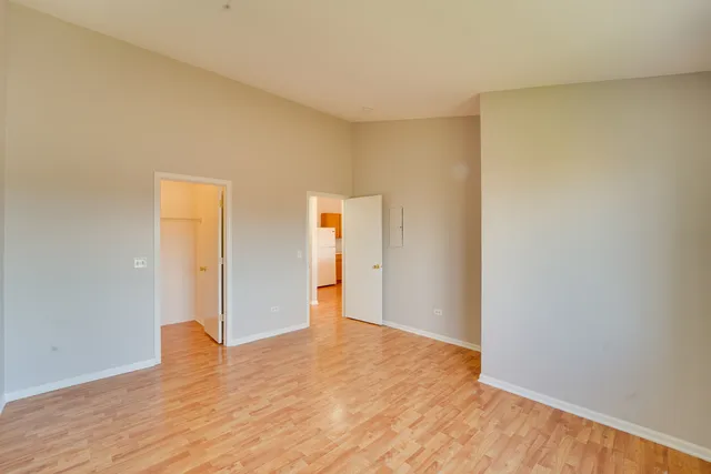 $1,800 | 1231 Silverstone Drive, Unit 1231, Carpentersville, IL 60110