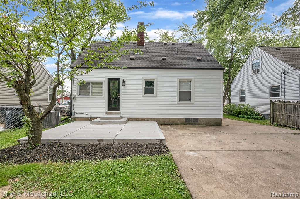 1862 Princeton Road Berkley, MI 48072 - Photo 2 of 18