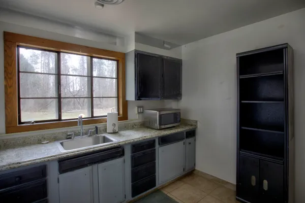 $221,500 | 4491 South Jackson Road, Jackson, MI 49203