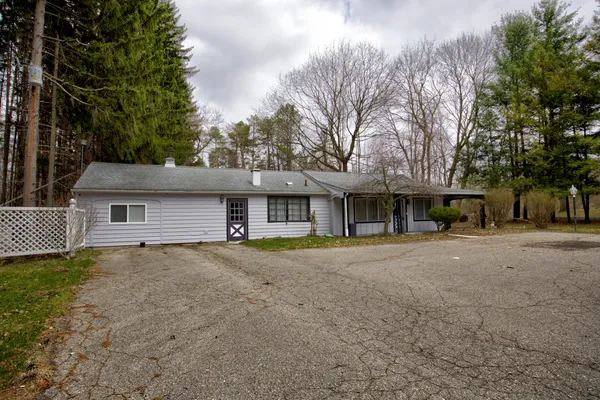 $221,500 | 4491 South Jackson Road, Jackson, MI 49203