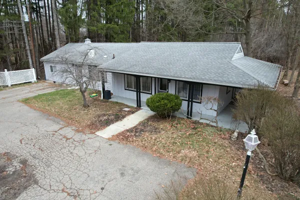 $221,500 | 4491 South Jackson Road, Jackson, MI 49203