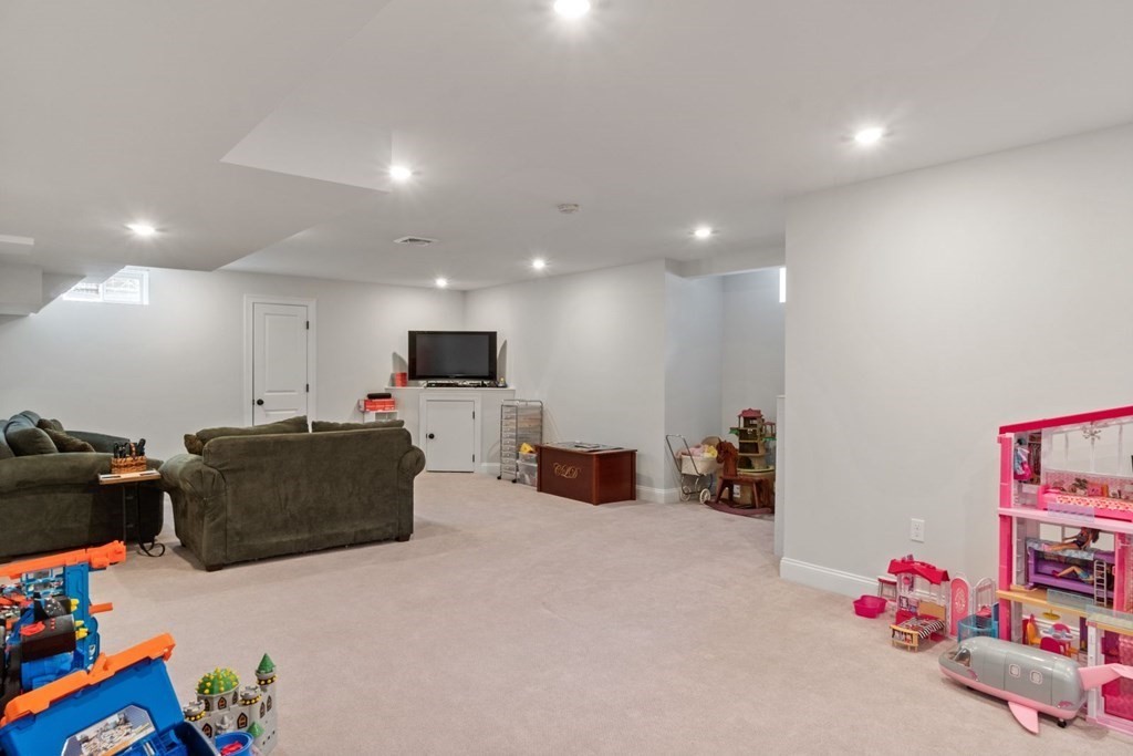 165 Meadowbrook Road Needham, MA 02492 - Photo 28 of 34