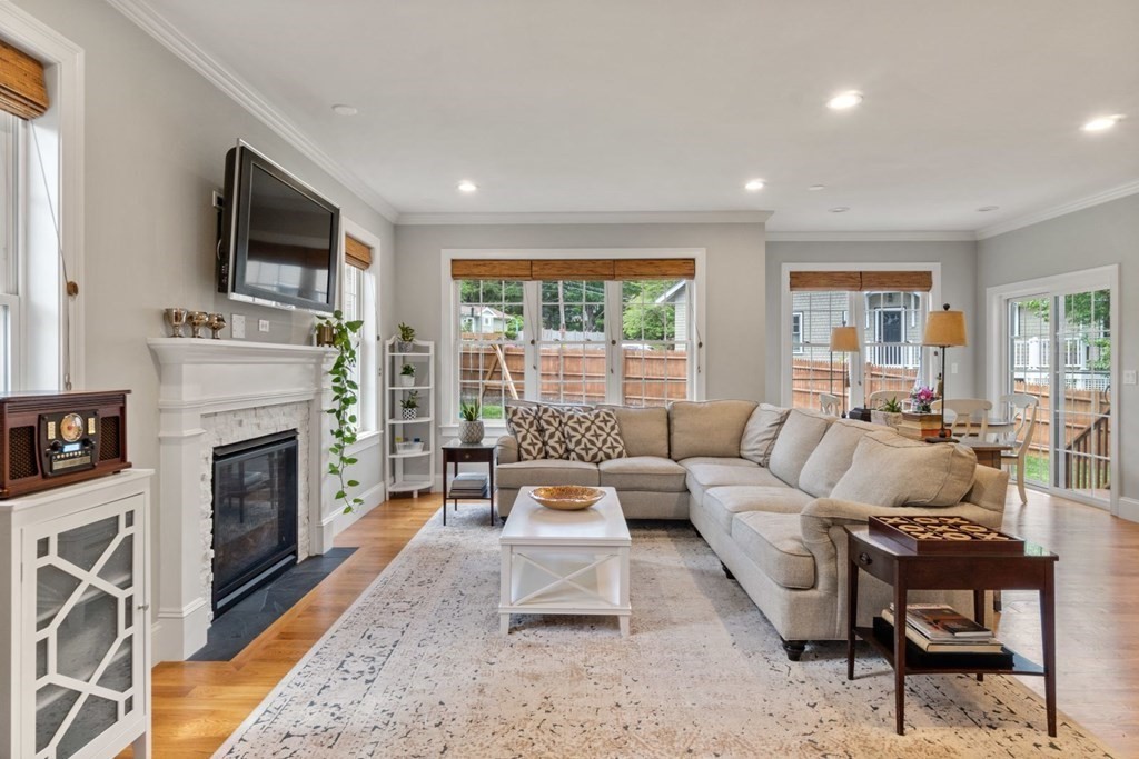 165 Meadowbrook Road Needham, MA 02492 - Photo 8 of 34