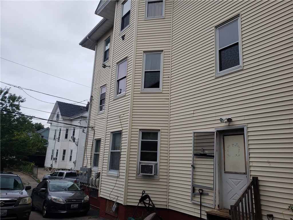 9 Ruggles Street Providence, RI 02908 - Photo 3 of 12 Gallery Image 3
