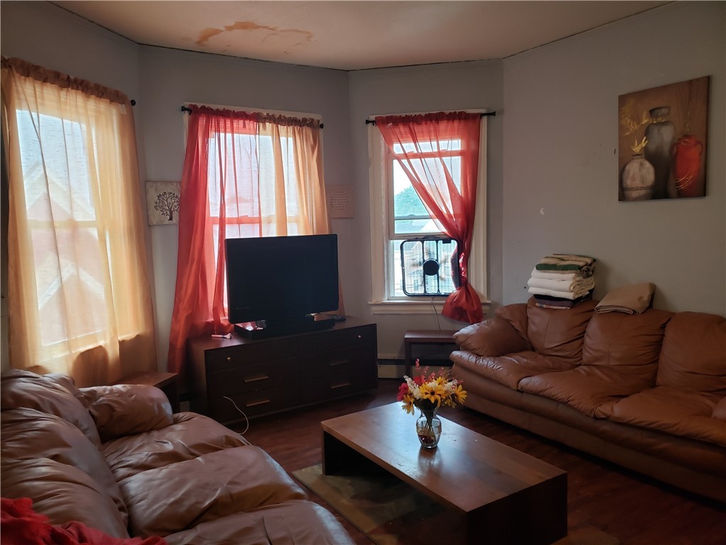 9 Ruggles Street Providence, RI 02908 - Photo 7 of 12 Gallery Image 7