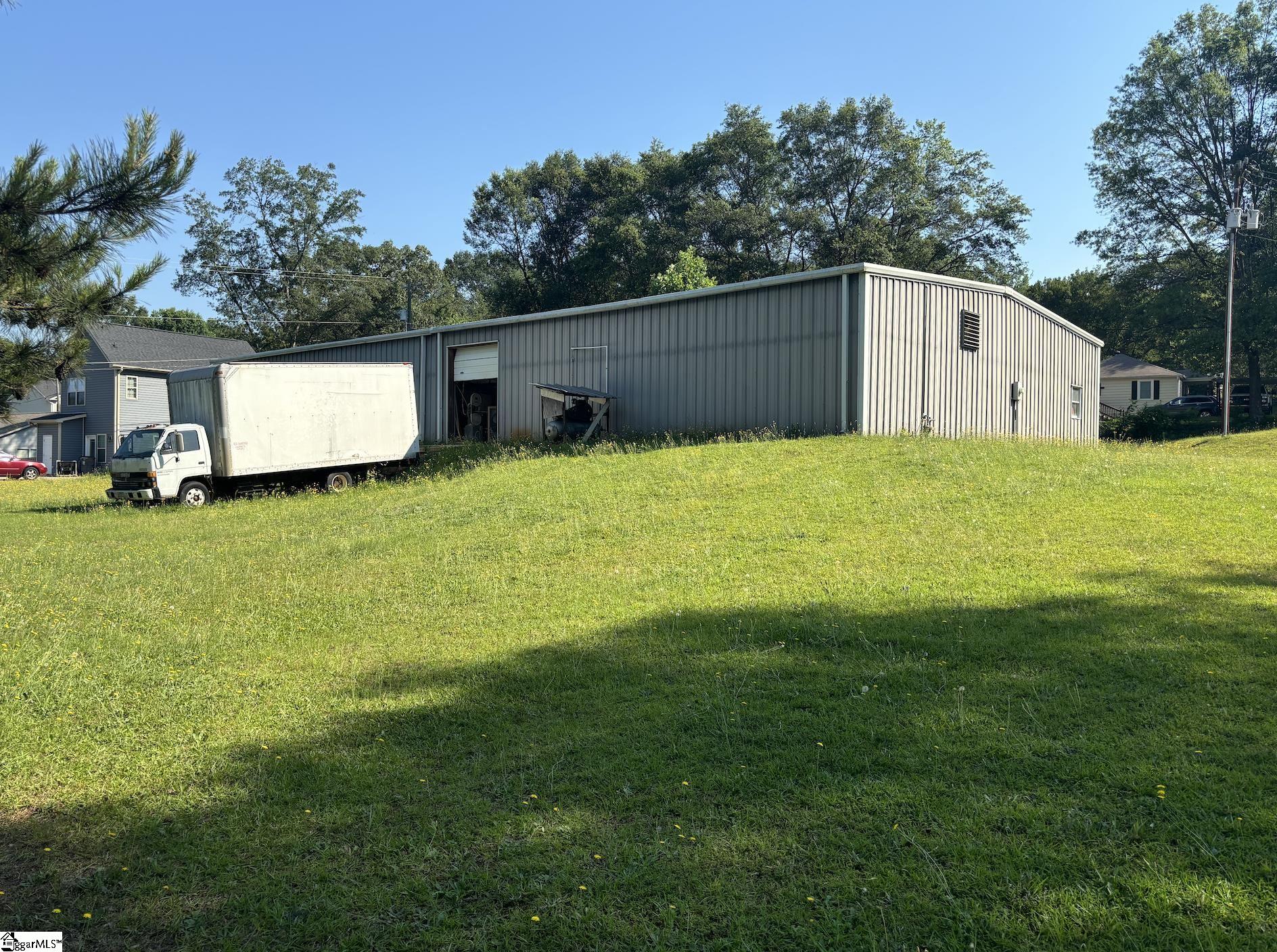 200 Woods Chapel Road Duncan, SC 29334 - Photo 2 of 15 Gallery Image 2