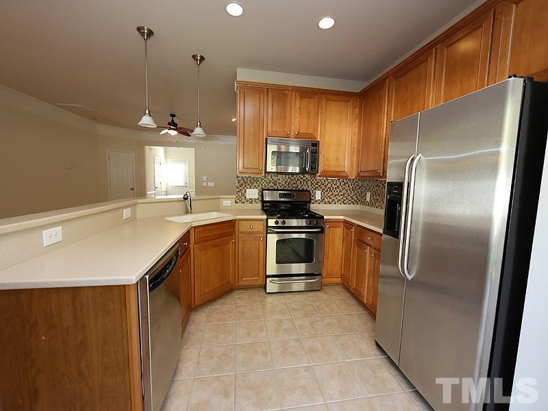7042 Racine Way Raleigh, NC 27615 - Photo 10 of 17