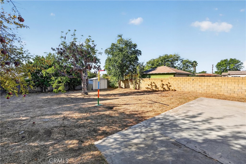 219 West Victoria Street Rialto, CA 92376 - Photo 34 of 43 Gallery Image 34