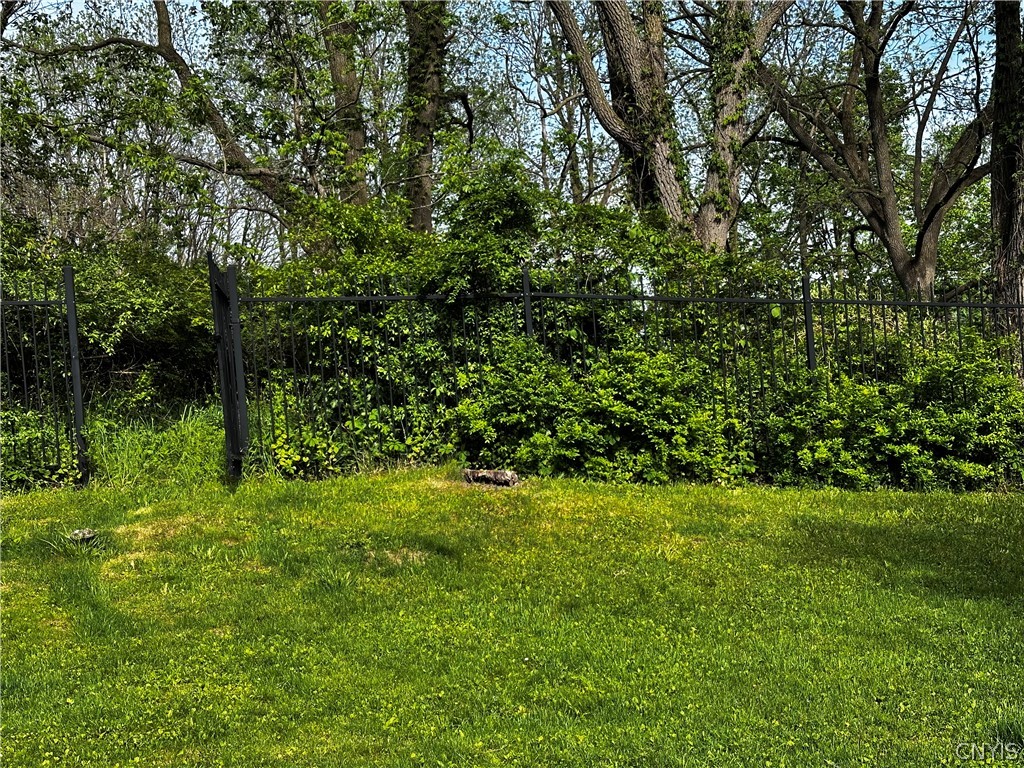 175 Edgehill Road Syracuse, NY 13224 - Photo 21 of 33