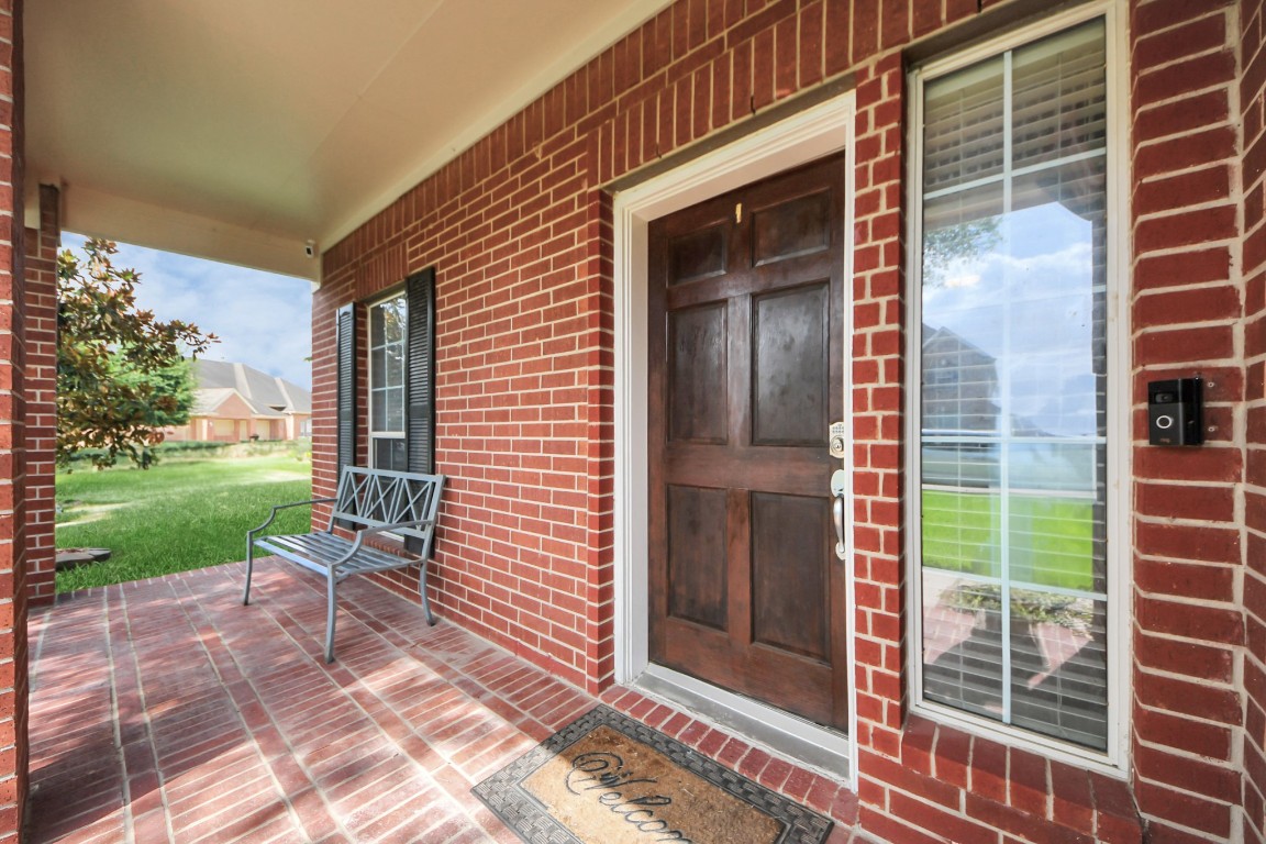 6803 Chapelfield Lane Houston, TX 77049 - Photo 40 of 50 a house view with a outdoor space