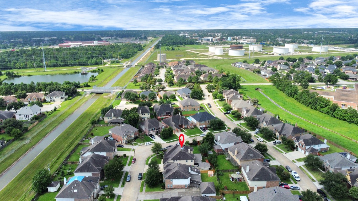 6803 Chapelfield Lane Houston, TX 77049 - Photo 42 of 50 a view of a city