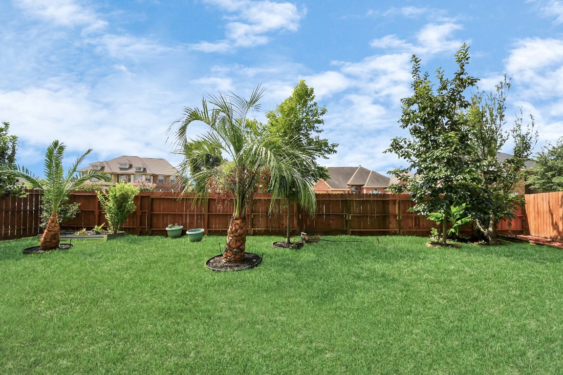6803 Chapelfield Lane Houston, TX 77049 - Photo 46 of 50 a view of a park with a houses