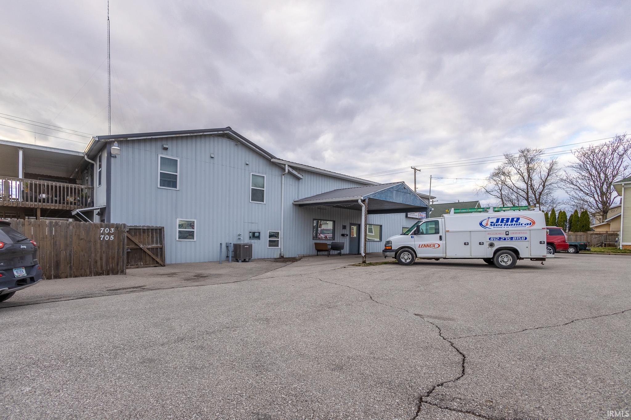 701-705 I Street Bedford, IN 47421 - Photo 3 of 36