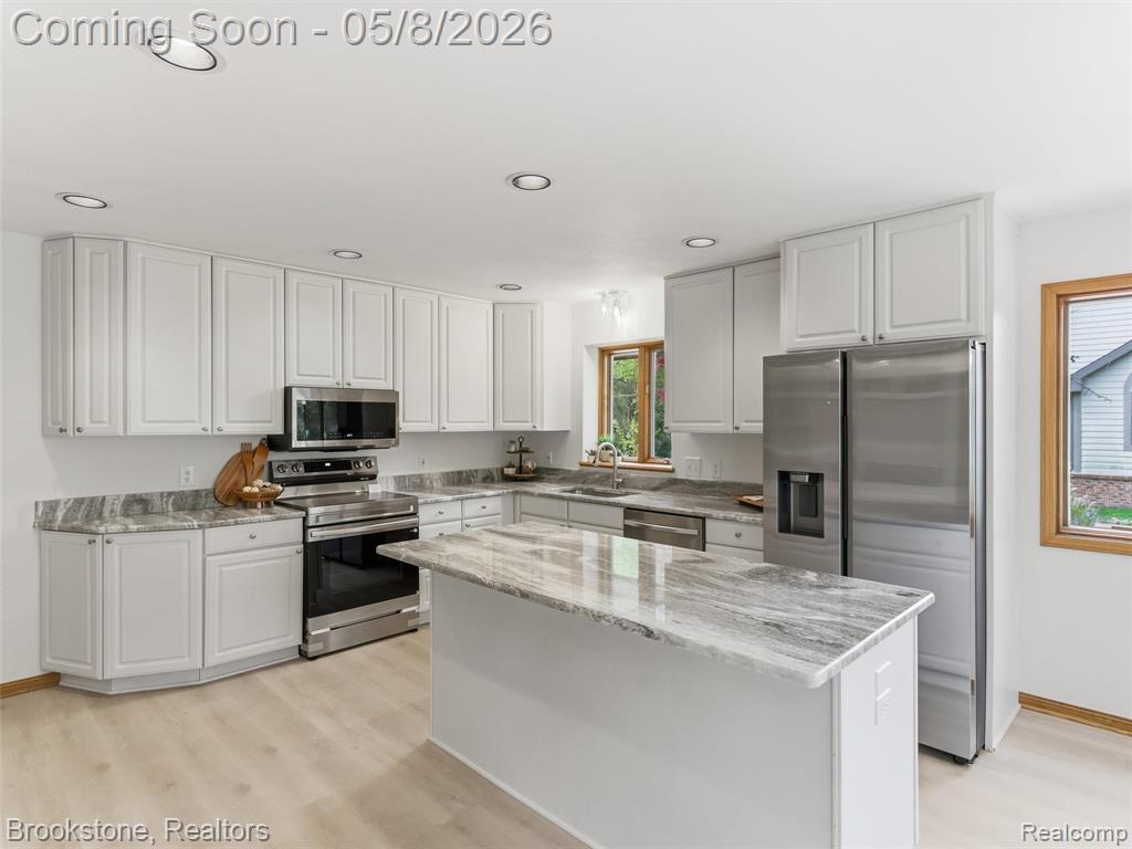 6512 White Lake Road Clarkston, MI 48346 - Photo 20 of 69