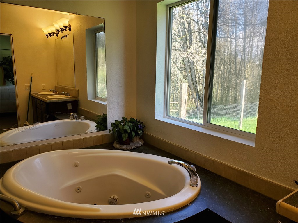 811 Stella Road Longview, WA 98632 - Photo 3 of 15
