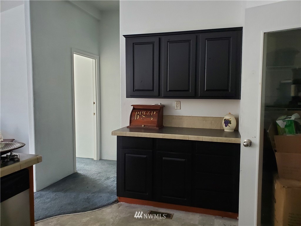 811 Stella Road Longview, WA 98632 - Photo 8 of 15