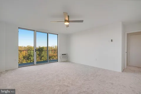 $280,000 | 3245 Rio Drive, Unit 901, Falls Church, VA 22041