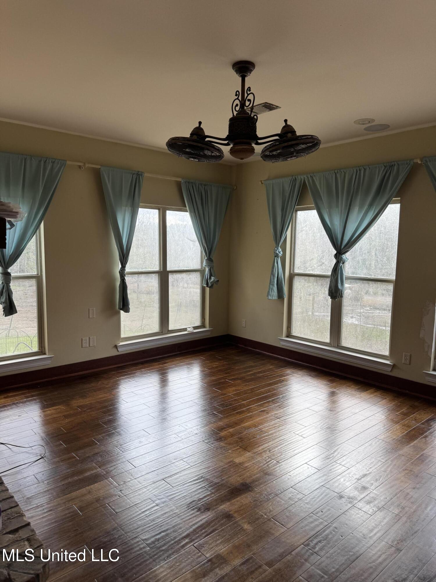 12876 Indian Springs Road Picayune, MS 39466 - Photo 5 of 39 IMG_5886