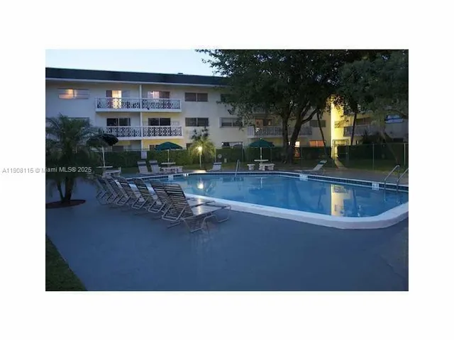 $1,800 | 4200 Northwest 3rd Court, Unit 111, Plantation, FL 33317